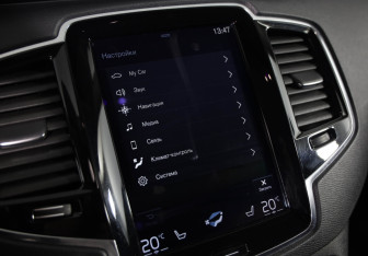 Подержанный автомобиль Volvo XC90 2016 года (18 фото)