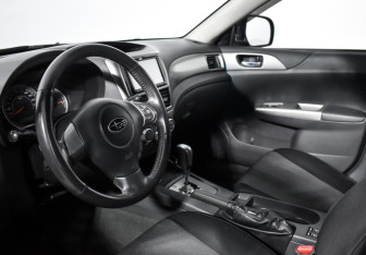 Подержанный автомобиль Subaru Impreza Hatchback 2008 года (9 фото)