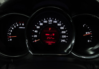 Подержанный автомобиль Kia Ceed Hatchback 2015 года (12 фото)