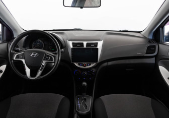 Подержанный автомобиль Hyundai Solaris Sedan 2012 года (10 фото)