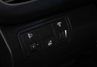 Подержанный автомобиль Hyundai Solaris Hatchback 2015 года (13 фото)