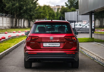 Подержанный автомобиль Volkswagen Tiguan 2018 года (7 фото)