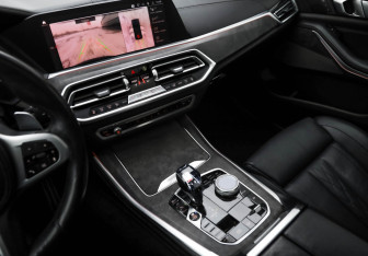 Подержанный автомобиль BMW X5 2019 года (22 фото)