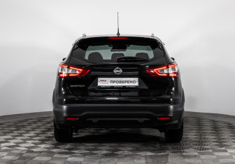 Подержанный автомобиль Nissan Qashqai 2016 года (6 фото)