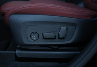 Подержанный автомобиль BMW X3 2024 года (27 фото)