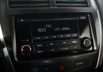 Подержанный автомобиль Mitsubishi ASX 2013 года (12 фото)