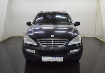 Подержанный автомобиль SsangYong Kyron 2010 года (2 фото)