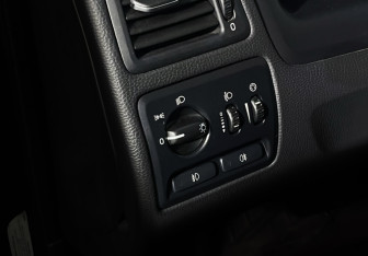 Подержанный автомобиль Volvo XC70 2007 года (15 фото)