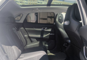 Подержанный автомобиль Changan UNI-K 2023 года (13 фото)