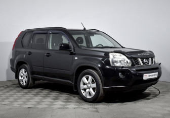 Подержанный автомобиль Nissan X-Trail 2010 года (3 фото)