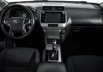 Подержанный автомобиль Toyota Land Cruiser Prado 2019 года (15 фото)