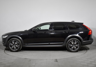 Подержанный автомобиль Volvo V90 Cross Country 2018 года (8 фото)