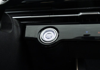 Подержанный автомобиль Omoda C5 2023 года (26 фото)