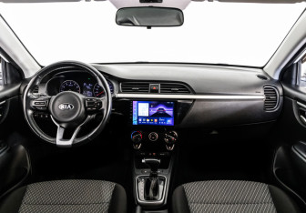 Подержанный автомобиль Kia Rio Sedan 2020 года (10 фото)