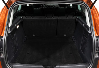 Подержанный автомобиль Renault Kaptur 2017 года (19 фото)