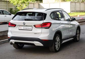 Подержанный автомобиль BMW X1 2019 года (6 фото)