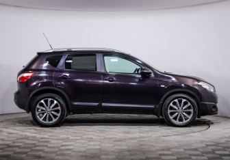 Подержанный автомобиль Nissan Qashqai 2010 года (4 фото)