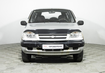 Подержанный автомобиль Chevrolet Niva 2006 года (2 фото)