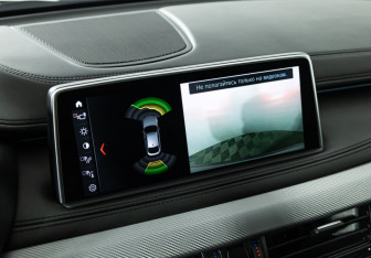 Подержанный автомобиль BMW X6 2017 года (18 фото)