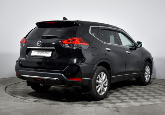Подержанный автомобиль Nissan X-Trail 2019 года (5 фото)
