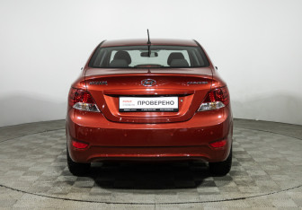 Подержанный автомобиль Hyundai Solaris Sedan 2011 года (6 фото)