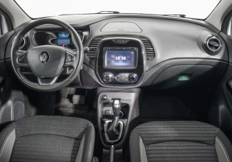 Подержанный автомобиль Renault Kaptur 2017 года (13 фото)