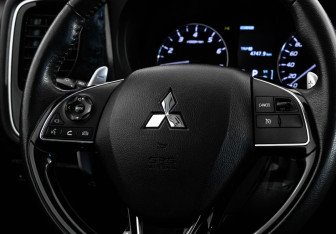 Подержанный автомобиль Mitsubishi Outlander 2018 года (12 фото)