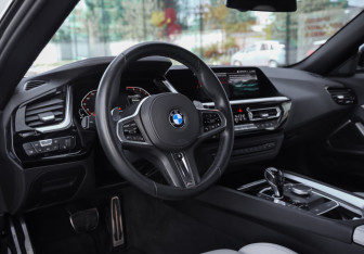 Подержанный автомобиль BMW Z4 Roadster 2020 года (19 фото)