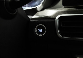 Подержанный автомобиль Geely Coolray 2023 года (19 фото)