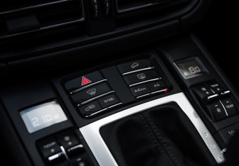 Подержанный автомобиль Porsche Macan 2020 года (19 фото)