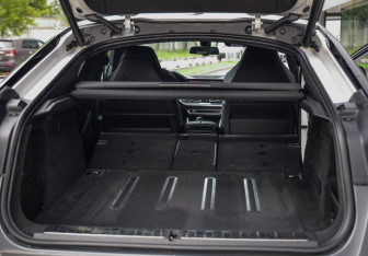 Подержанный автомобиль BMW X6 2021 года (37 фото)