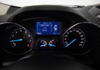 Подержанный автомобиль Ford Kuga 2013 года (13 фото)