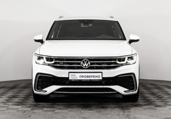 Подержанный автомобиль Volkswagen Tiguan 2021 года (3 фото)
