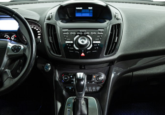 Подержанный автомобиль Ford Kuga 2013 года (14 фото)