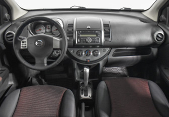 Подержанный автомобиль Nissan Note 2008 года (13 фото)