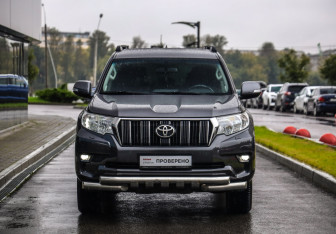 Подержанный автомобиль Toyota Land Cruiser Prado 2019 года (4 фото)