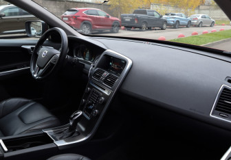 Подержанный автомобиль Volvo XC60 2014 года (11 фото)