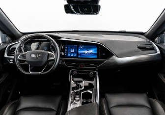 Подержанный автомобиль Geely Tugella 2023 года (11 фото)