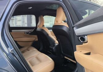 Подержанный автомобиль Volvo S90 2019 года (16 фото)