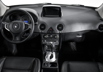 Подержанный автомобиль Renault Koleos 2013 года (14 фото)