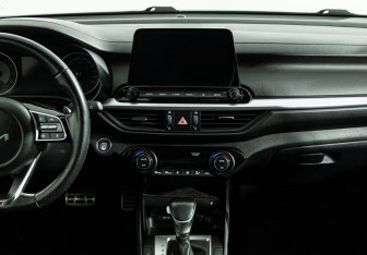 Подержанный автомобиль Kia Cerato Sedan 2022 года (14 фото)