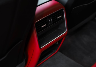 Подержанный автомобиль Porsche Cayenne 2019 года (40 фото)