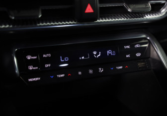 Подержанный автомобиль Kia K5 2021 года (15 фото)