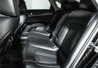 Подержанный автомобиль Kia K5 2021 года (10 фото)