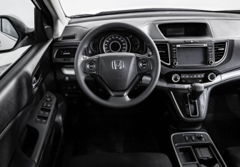 Подержанный автомобиль Honda CR-V 2015 года (10 фото)
