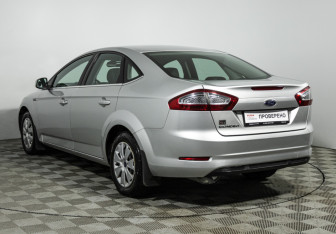 Подержанный автомобиль Ford Mondeo Sedan 2011 года (7 фото)