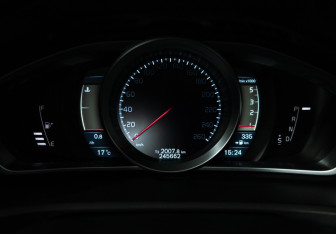 Подержанный автомобиль Volvo V40 Cross Country 2013 года (12 фото)