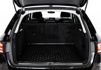 Подержанный автомобиль Audi A4 Wagon 2019 года (29 фото)