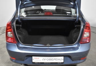 Подержанный автомобиль Renault Logan Sedan 2010 года (17 фото)