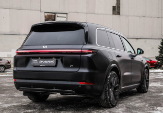 Подержанный автомобиль LiXiang L9 2024 года (7 фото)